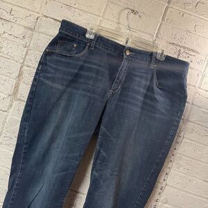 Chico's Platinum Dark Wash Denim Jeans 3(16)